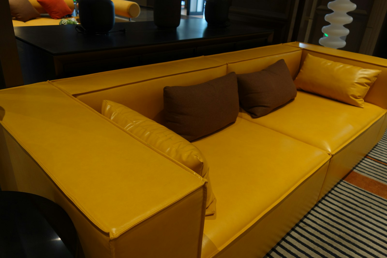 Muebles antiguos y de valor: qué pasa con las piezas de anticuario